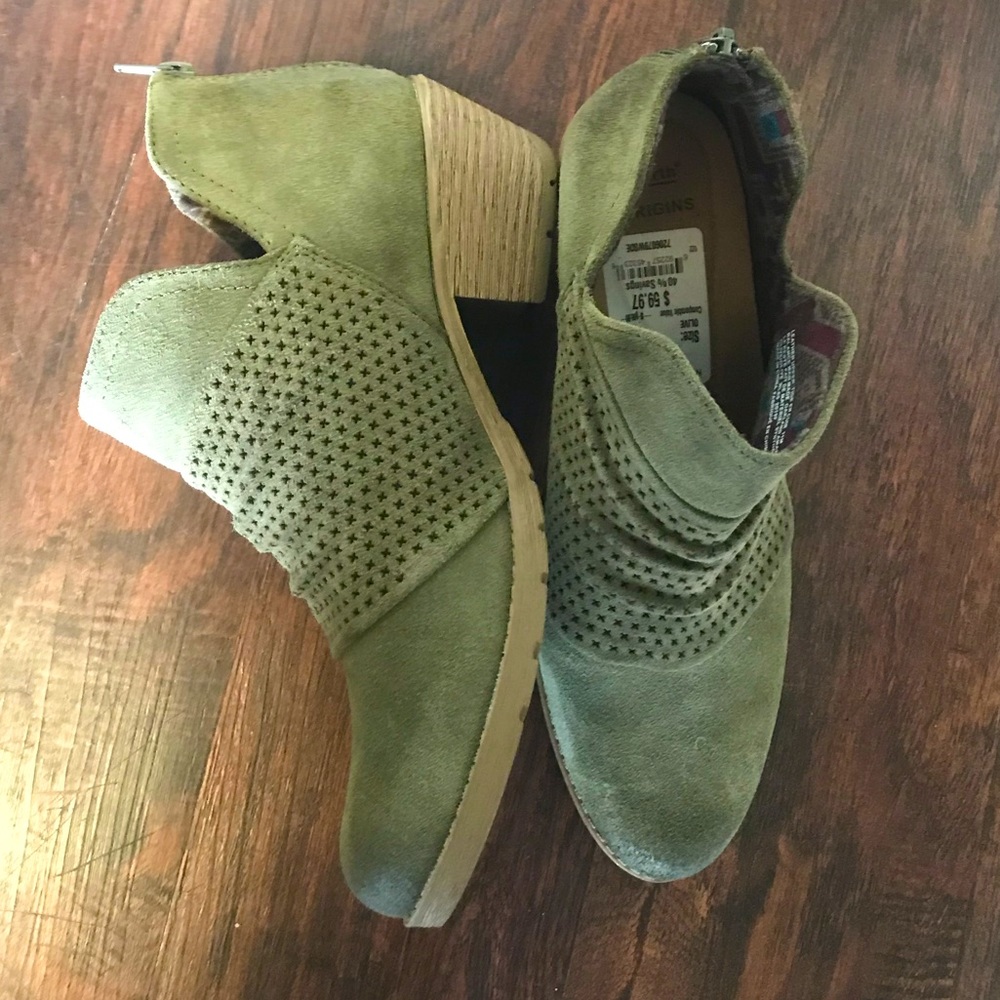 Earth ORGINS. Women’s 11